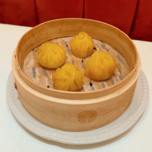 Xiao Long Bao de Txangurro con caldo de marisco