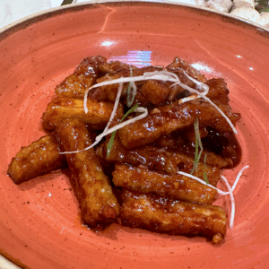 Berenjenas chinas al estilo Yuxiang y guindillas en vinagre