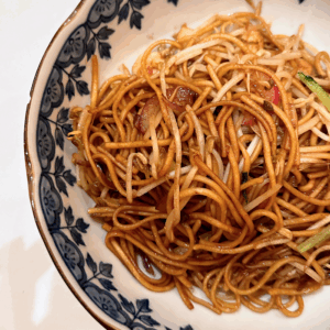 Chao mien al wok con langostinos, y verduras selectas