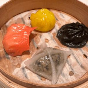 Dim sum variado especial China Crown (Xiao long bao de txangurro, trufa, boletus y ha kao)